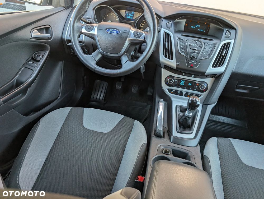 Ford Focus 1.0 EcoBoost Trend Sport - 27