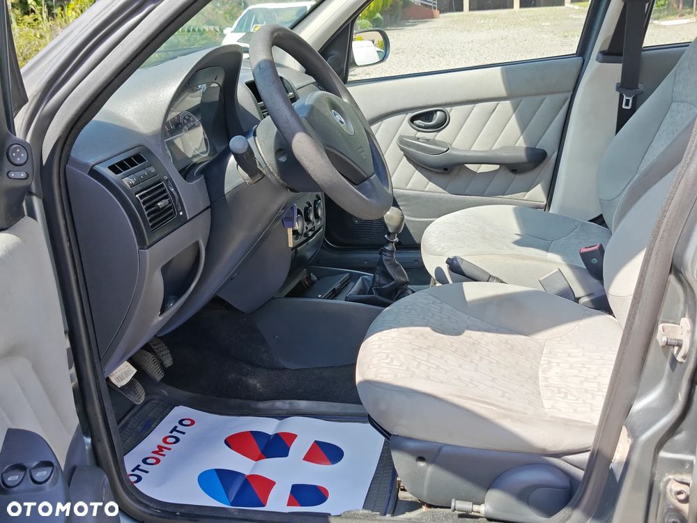 Fiat Albea 1.4 Dynamic - 7