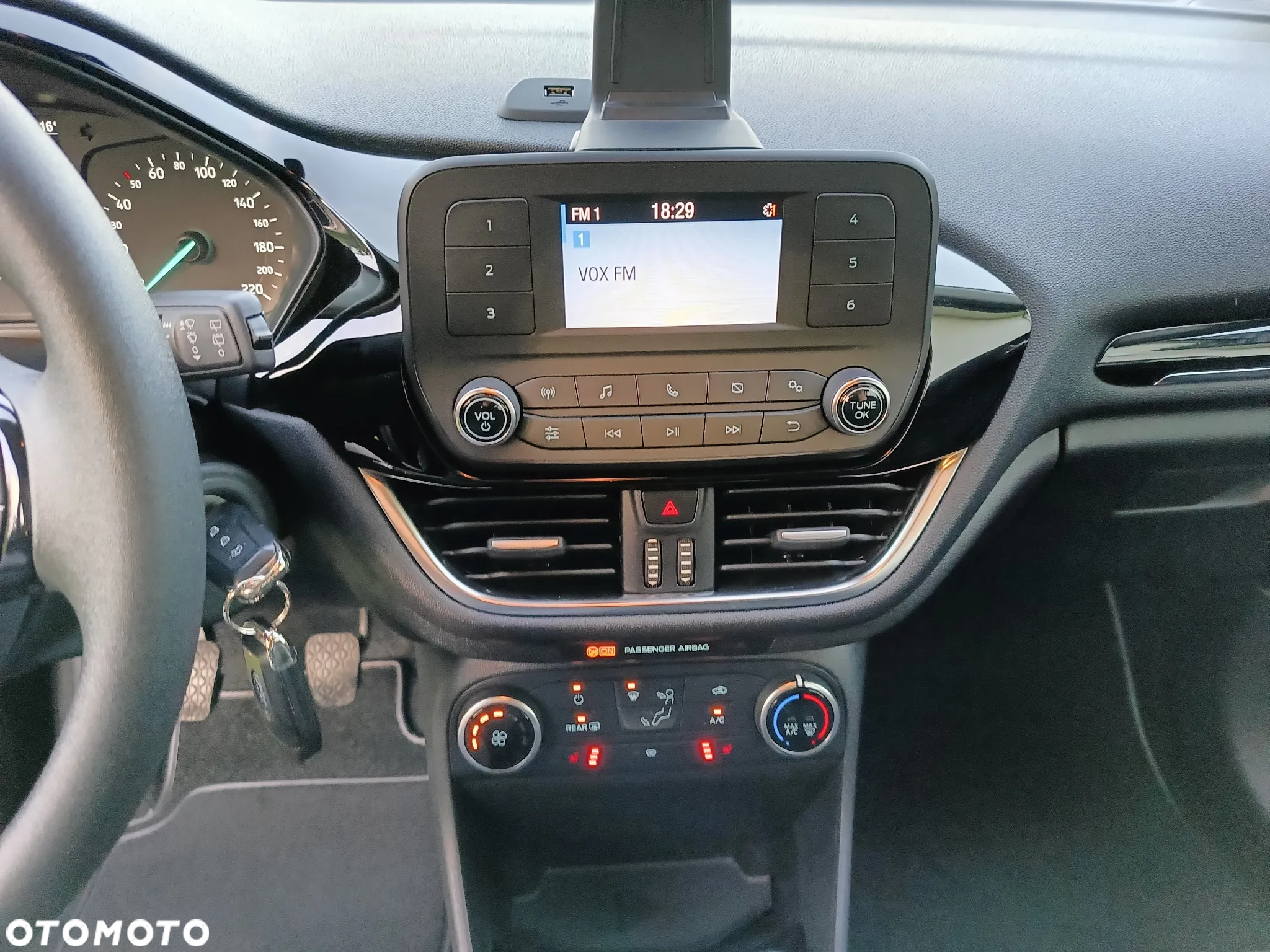 Ford Fiesta 1.1 Titanium - 27