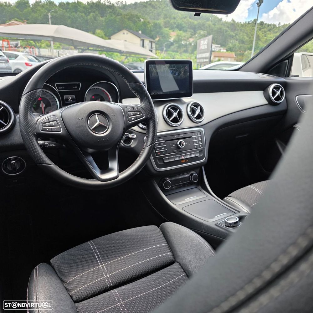 Mercedes-Benz CLA 220 - 6