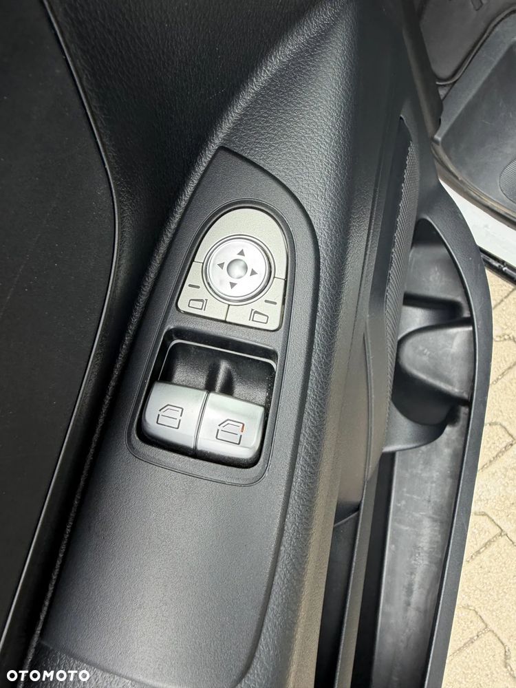 Mercedes-Benz Vito - 13