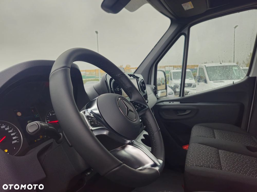 Mercedes-Benz Sprinter 319 CDI - 26