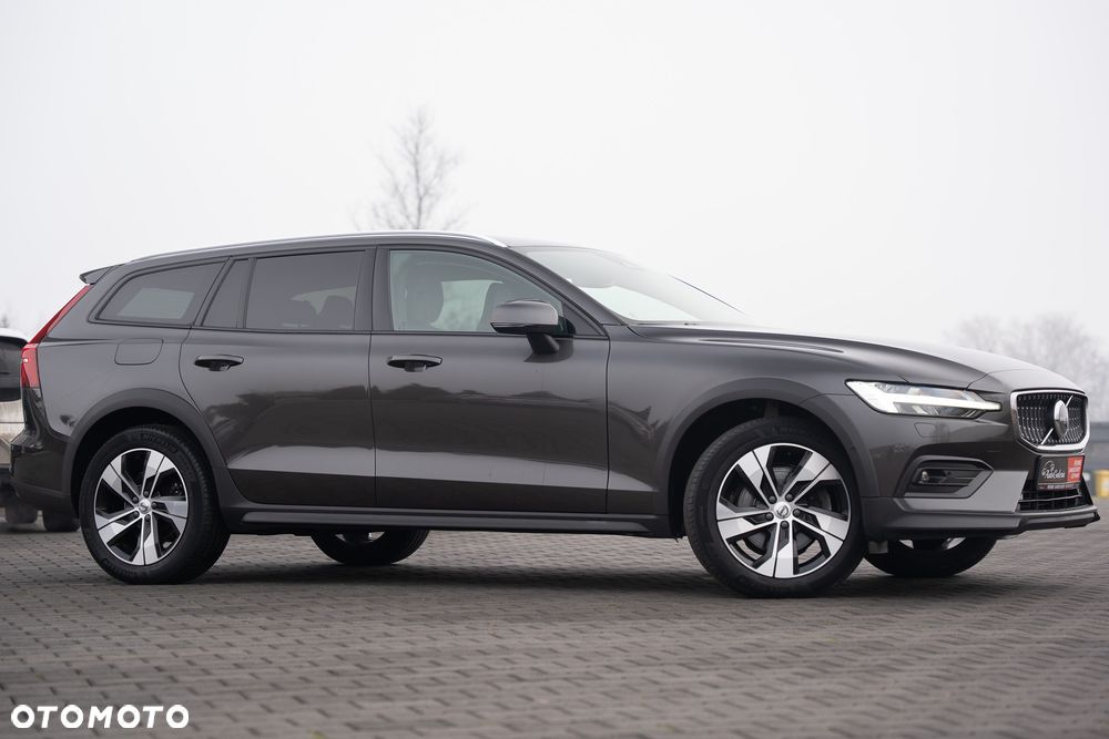 Volvo V60 Cross Country B4 D AWD Geartronic Pro - 6