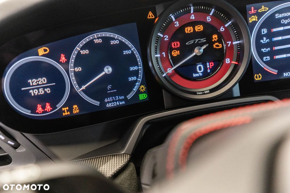 Porsche 911 Carrera 4 GTS - 21