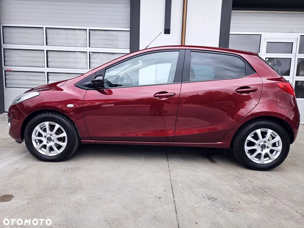 Mazda 2 2013 photo 4
