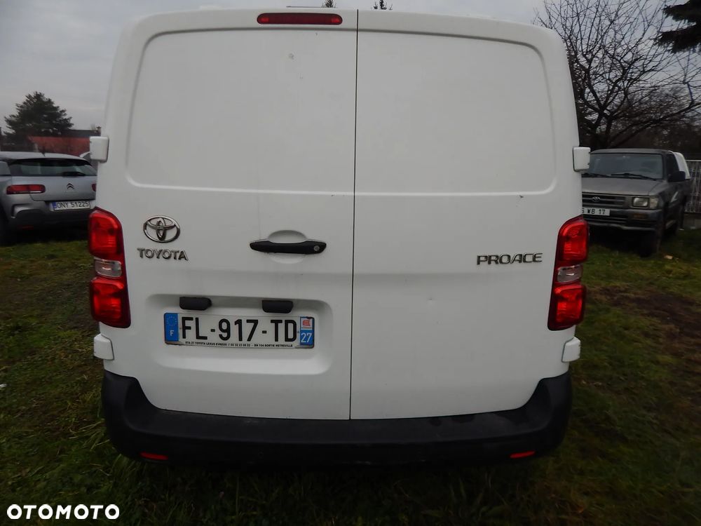 Toyota PRO ACE - 6