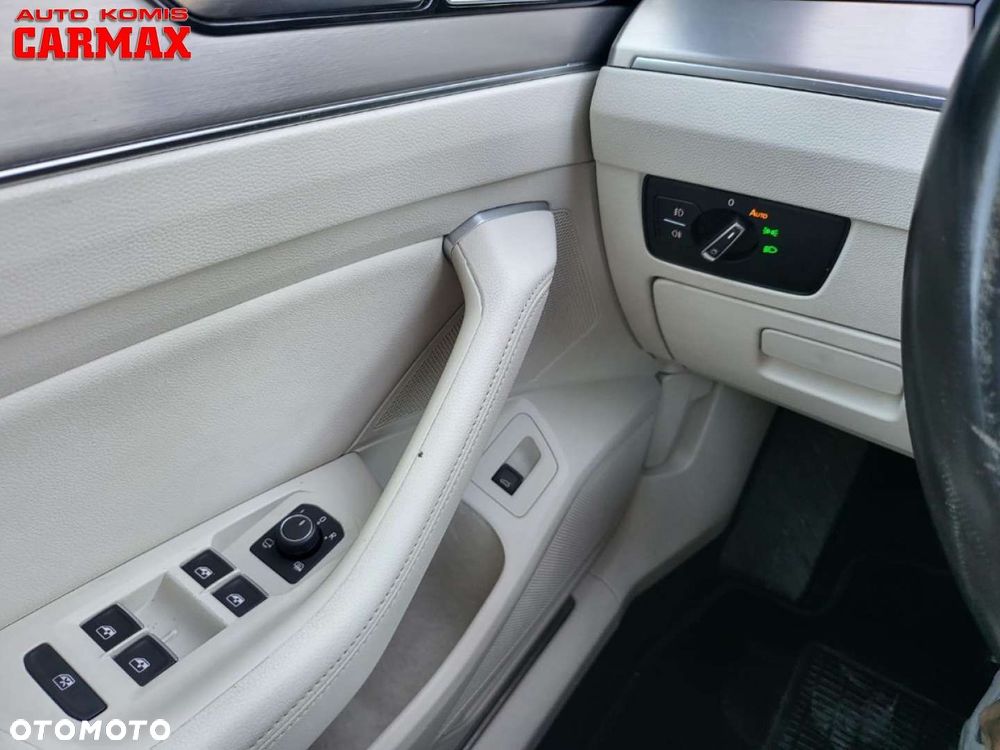 Volkswagen Passat - 21