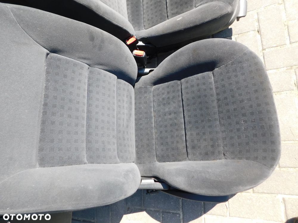 fotele przód VW GOLF IV 3D welur - 3