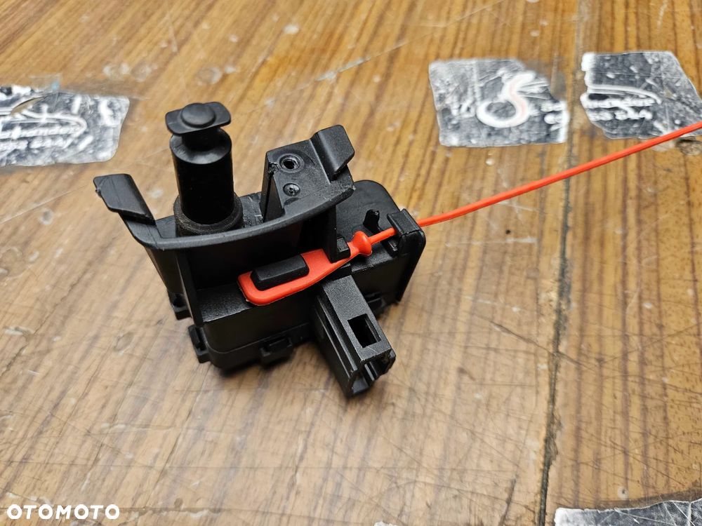 Siłownik 8K0862153D 4F0862165A Silniczek Elektryczny Cięgno Zamek Klapki Wlewu Paliwa Awaryjne Otwieranie Audi A4 B8 A5 A6 Q5 - 6