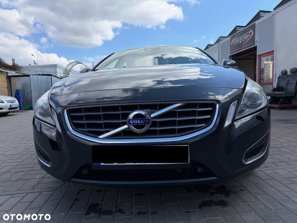 Volvo V60 D3 Geartronic Momentum - 1