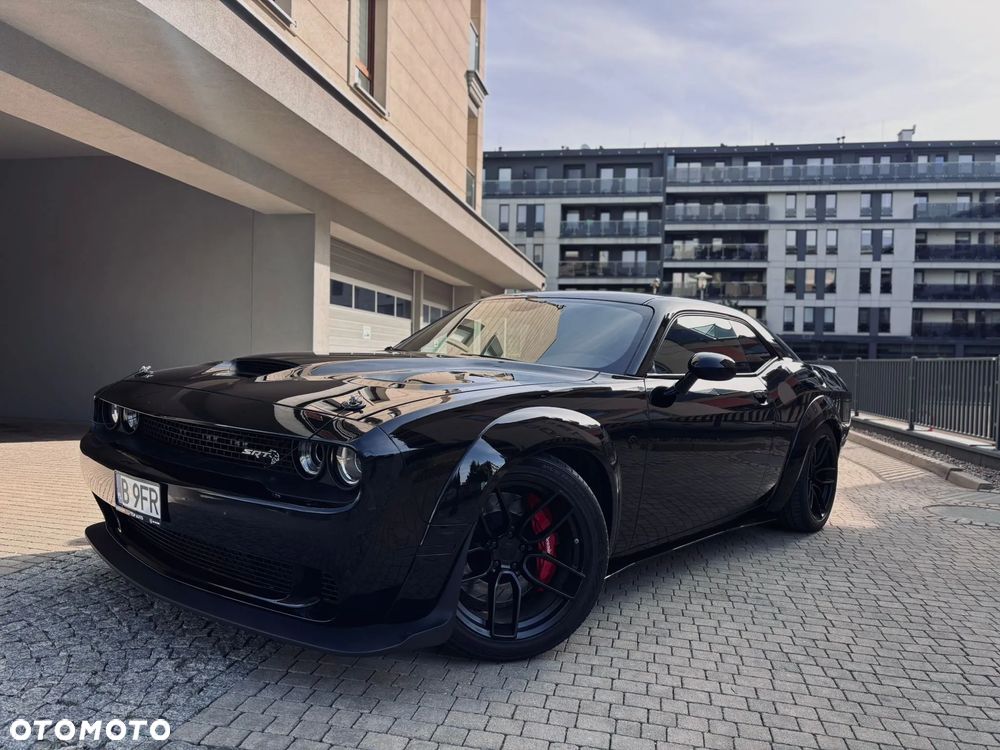 Dodge Challenger - 2