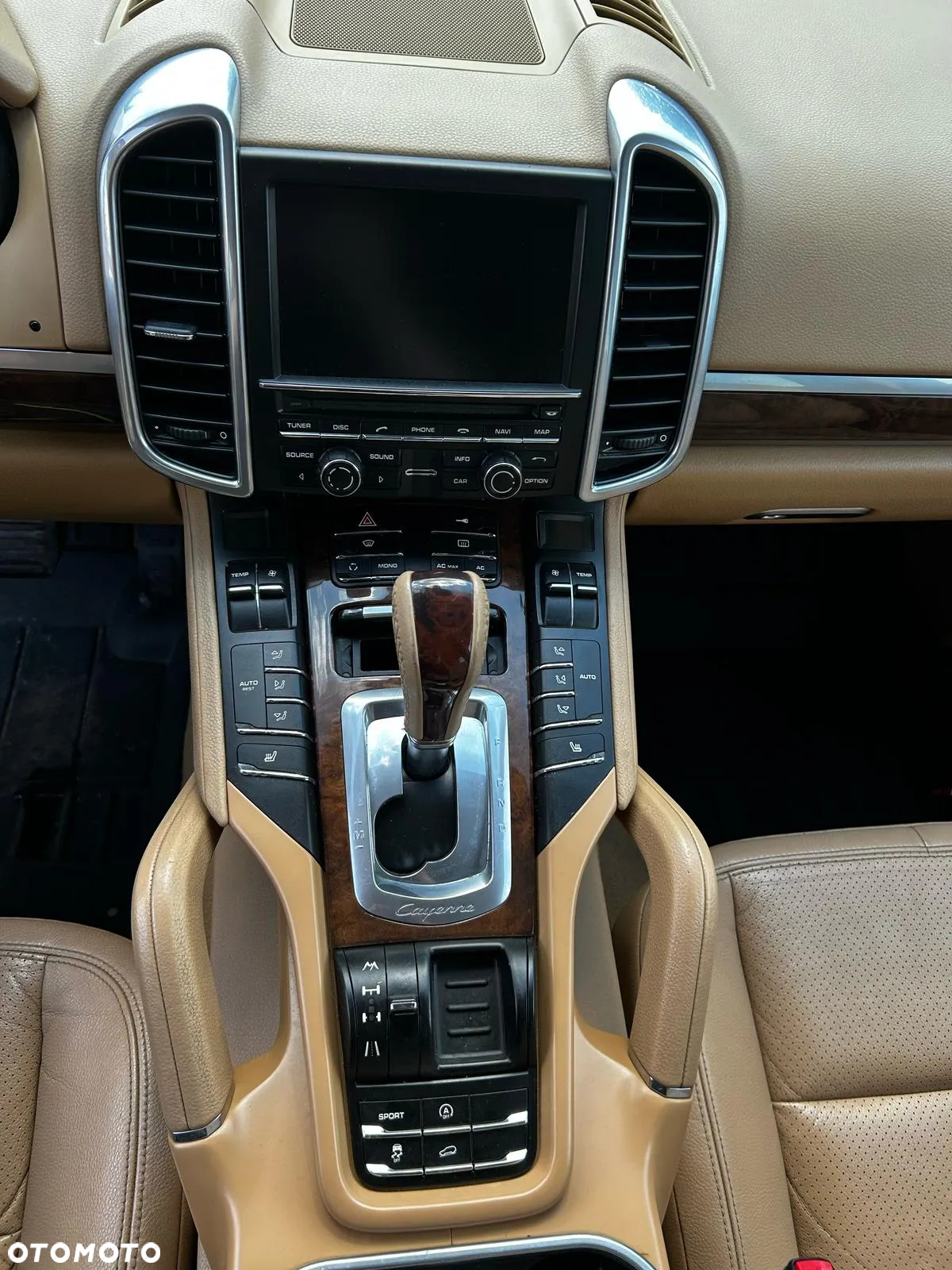 Porsche Cayenne - 15