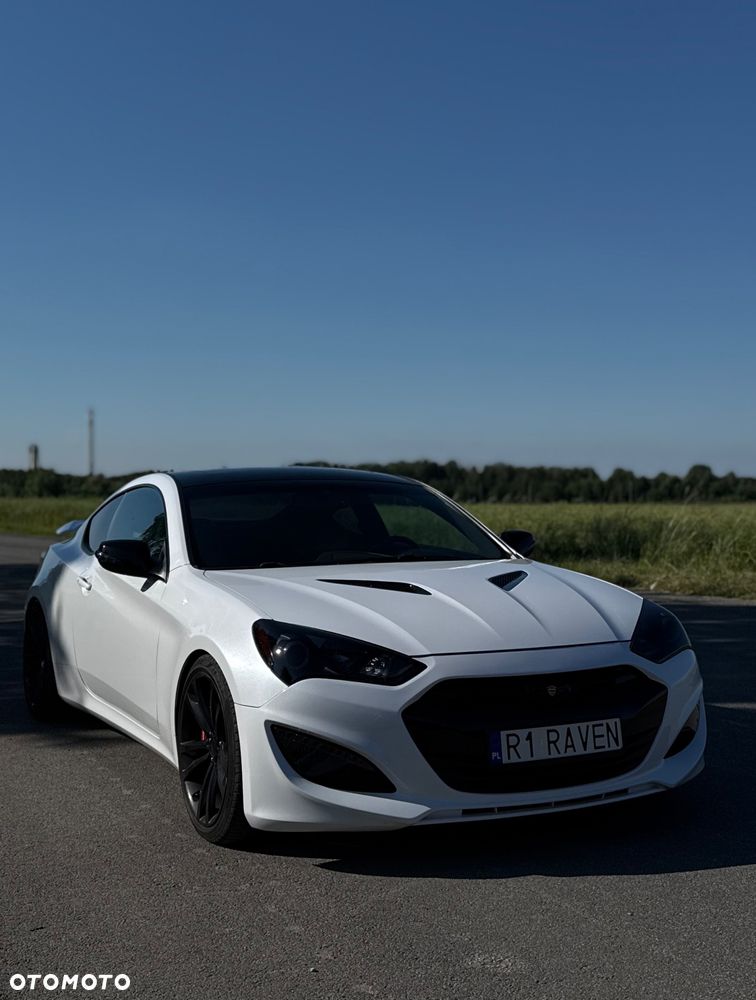 Hyundai Genesis Coupe 3.8 V6 Executive - 17