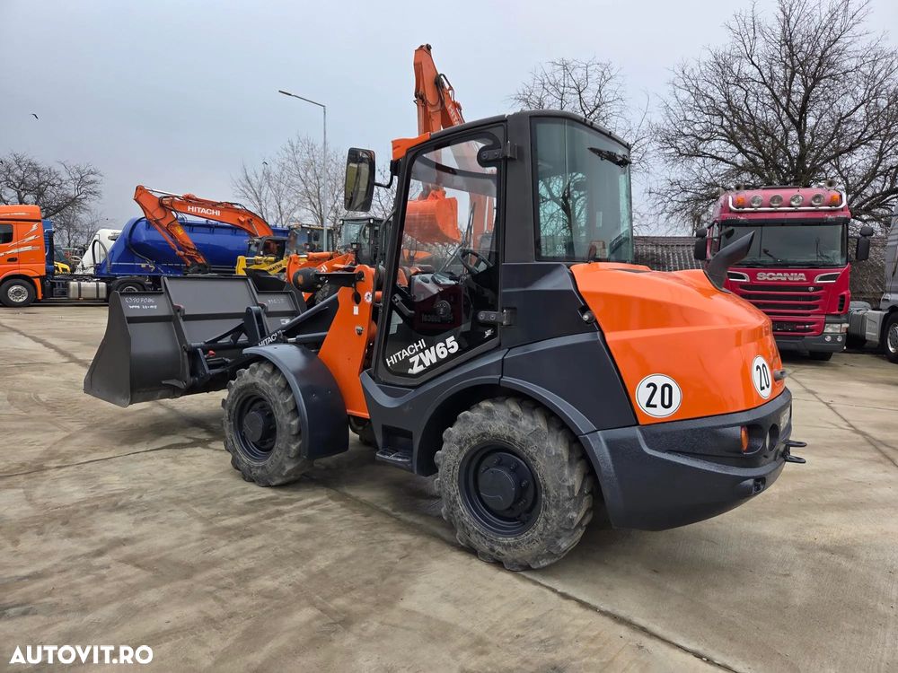 Hitachi ARTICULAT ZW65, Ridica 2,4tone la 3,2m, incarca 8x4 si semiremorci basculabile, 2019, 1.790h, 4x2, Cupla rapida, cupa 1mc, furci, AC, Anvelope 70%-ok, STARE FOARTE BUNA, POSIBILITATE LEASING 3 ani-PROMOTIE 34.900 EUR+Tva - 2