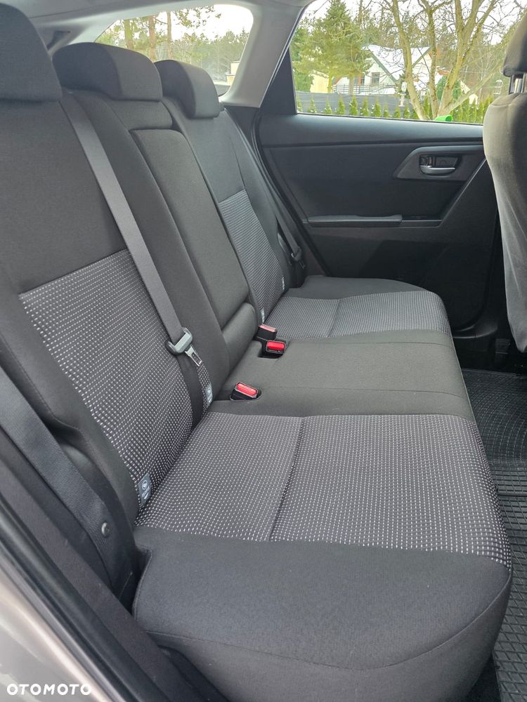 Toyota Auris 1.6 Premium Comfort - 11