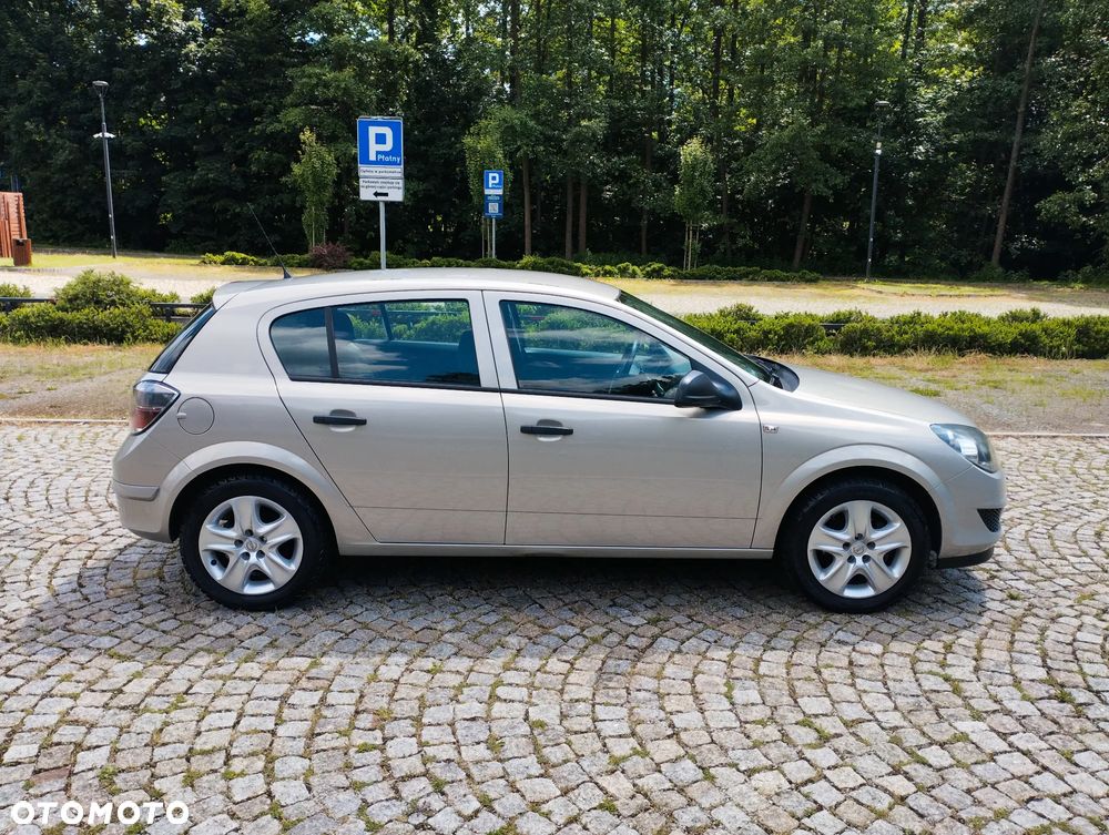 Opel Astra 1.4 Essentia - 12