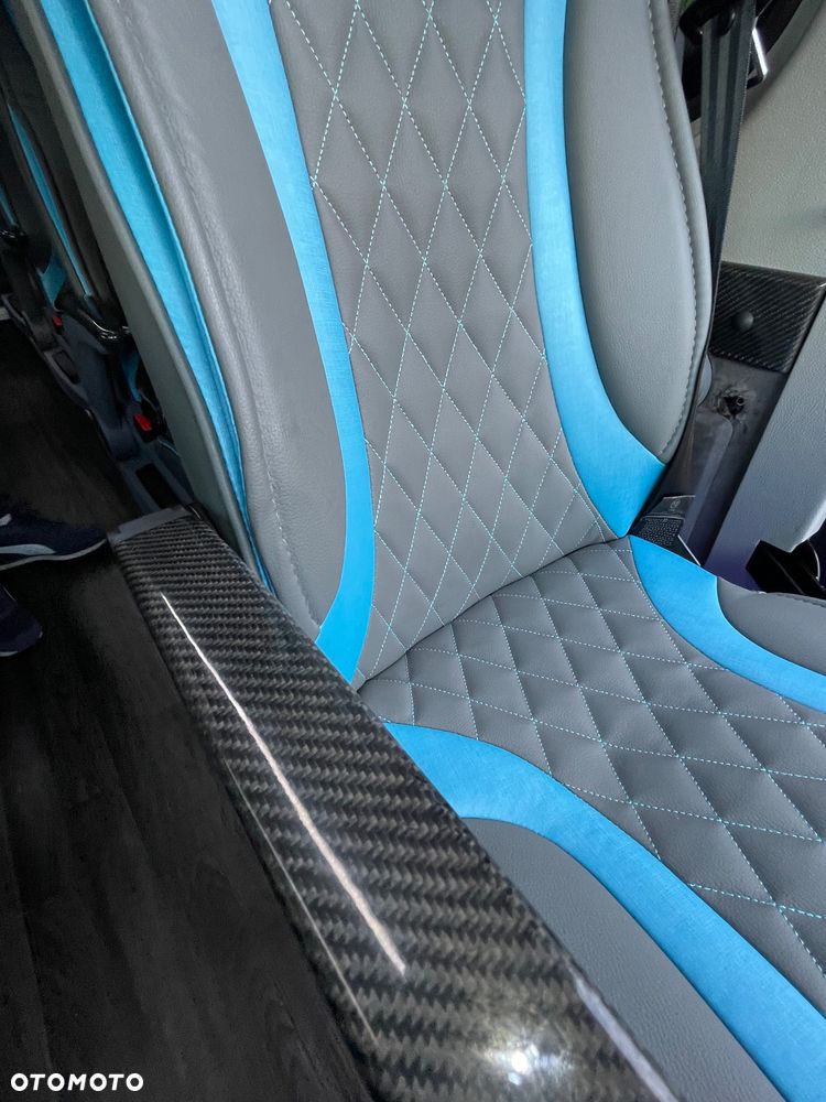 Mercedes-Benz Sprinter 519 - 19