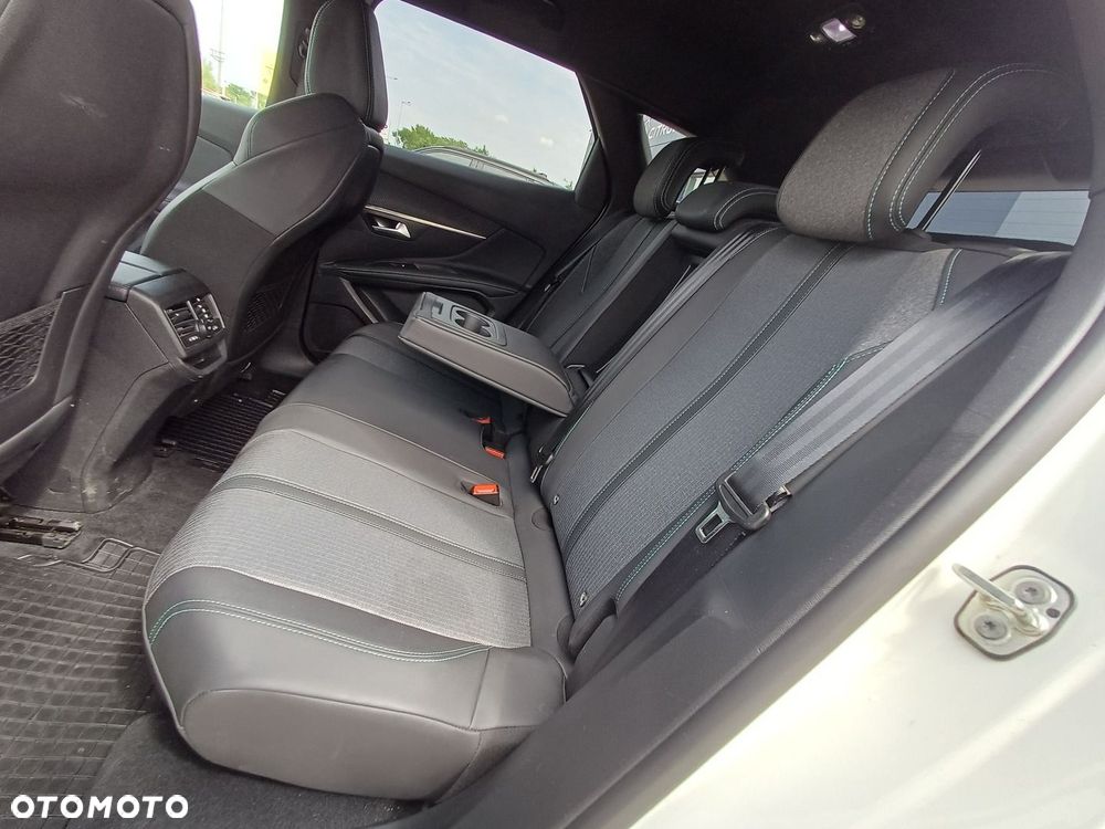 Peugeot 3008 1.2 PureTech Allure Pack S&S EAT8 - 32