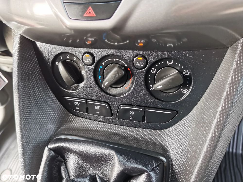 Ford Connect - 17