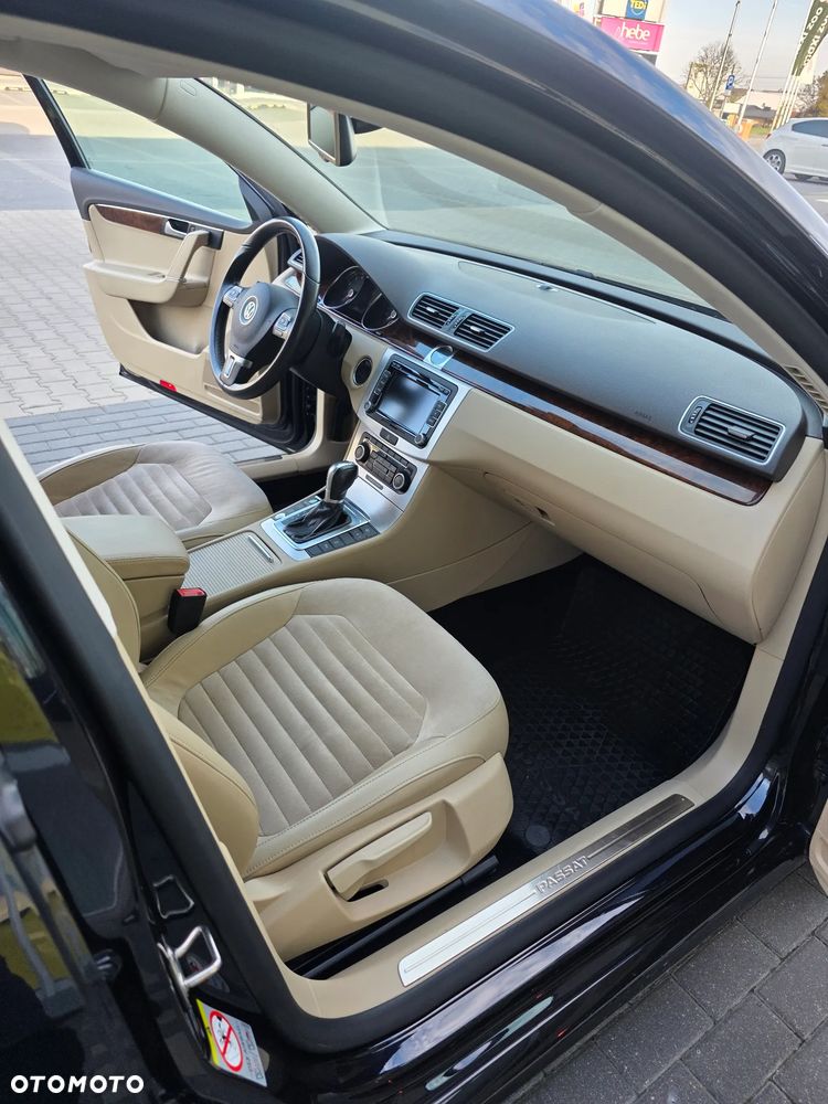 Volkswagen Passat 2.0 TSI Highline DSG - 36