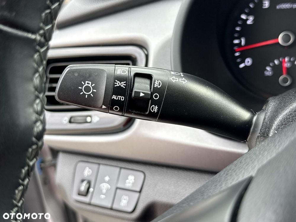 Kia Rio 1.4 L - 17