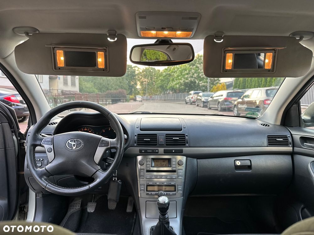 Toyota Avensis 2.2 D-4D Prestige - 17