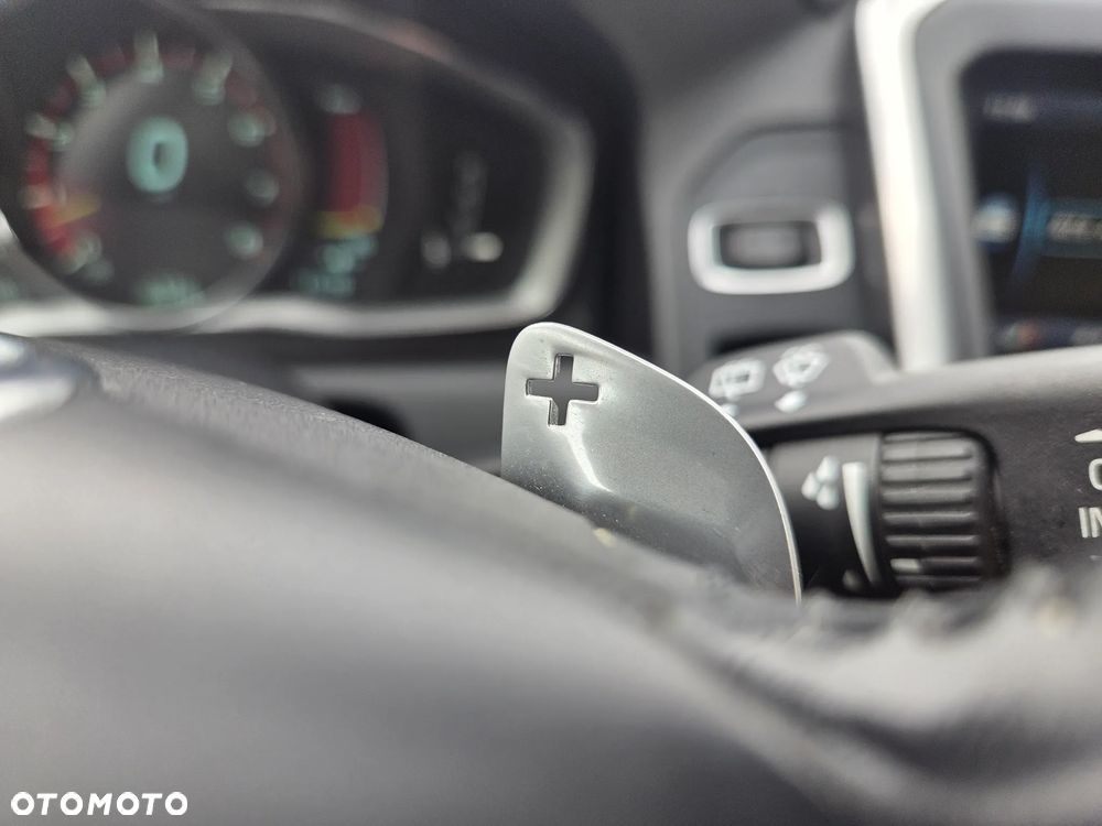 Volvo XC 60 T6 AWD Momentum - 17