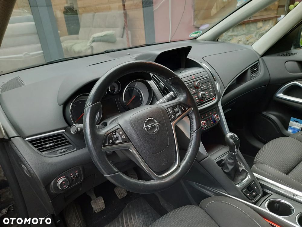 Opel Zafira - 9