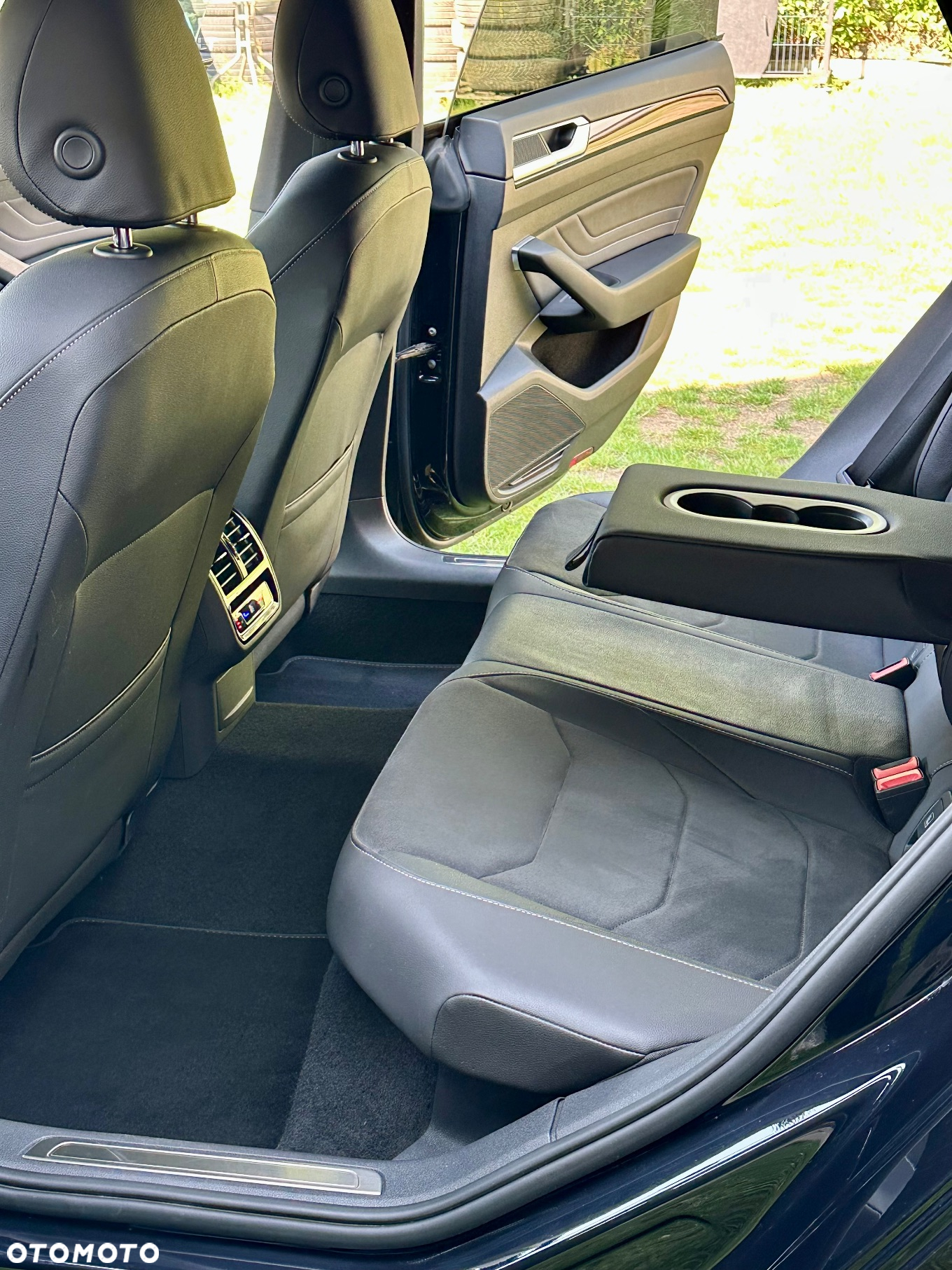 Volkswagen Arteon 2.0 TDI R-Line DSG - 26