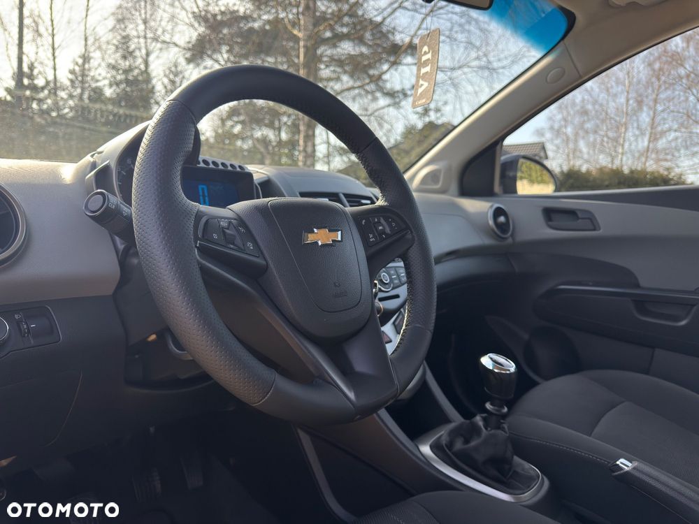Chevrolet Aveo 1.2 LT+ - 23