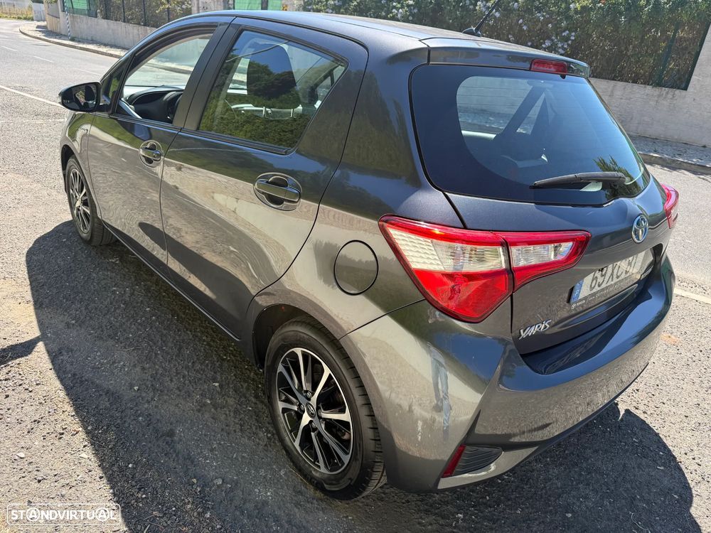Toyota Yaris 1.5 HSD Comfort +P.Style+P.Techno - 3