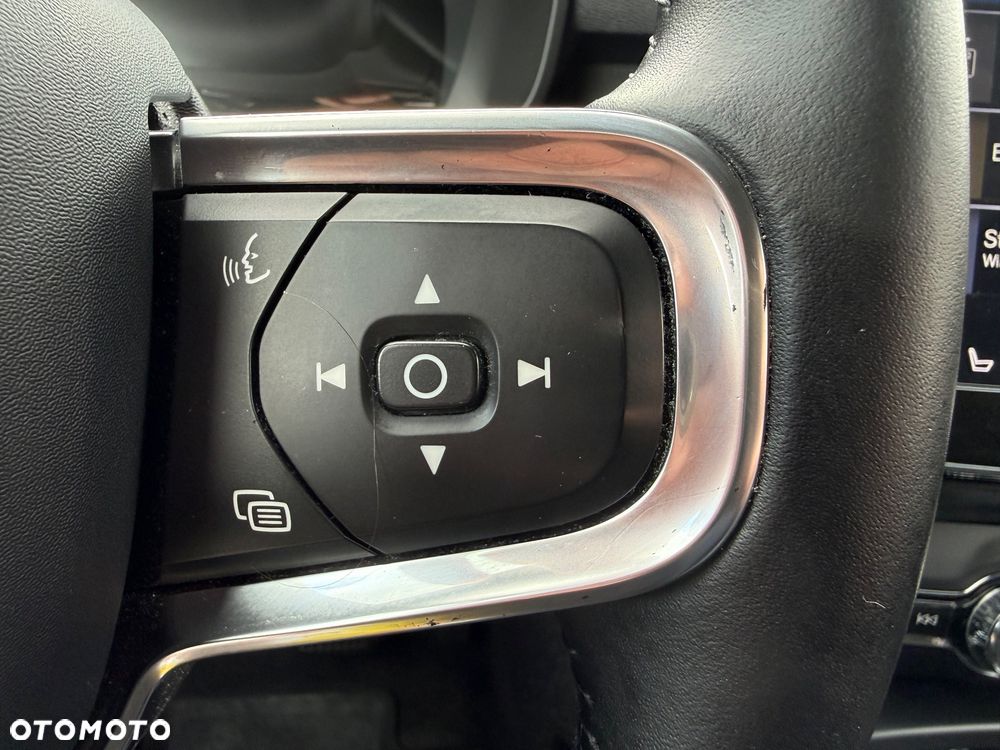 Volvo XC 40 T3 Momentum - 26