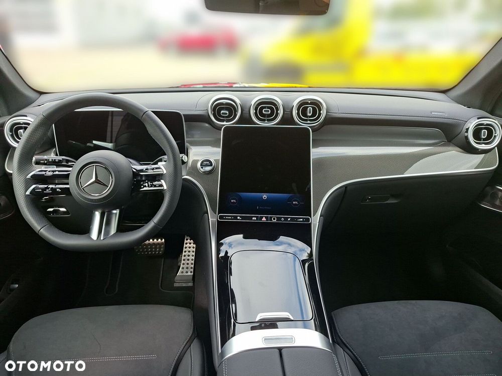 Mercedes-Benz GLC - 12