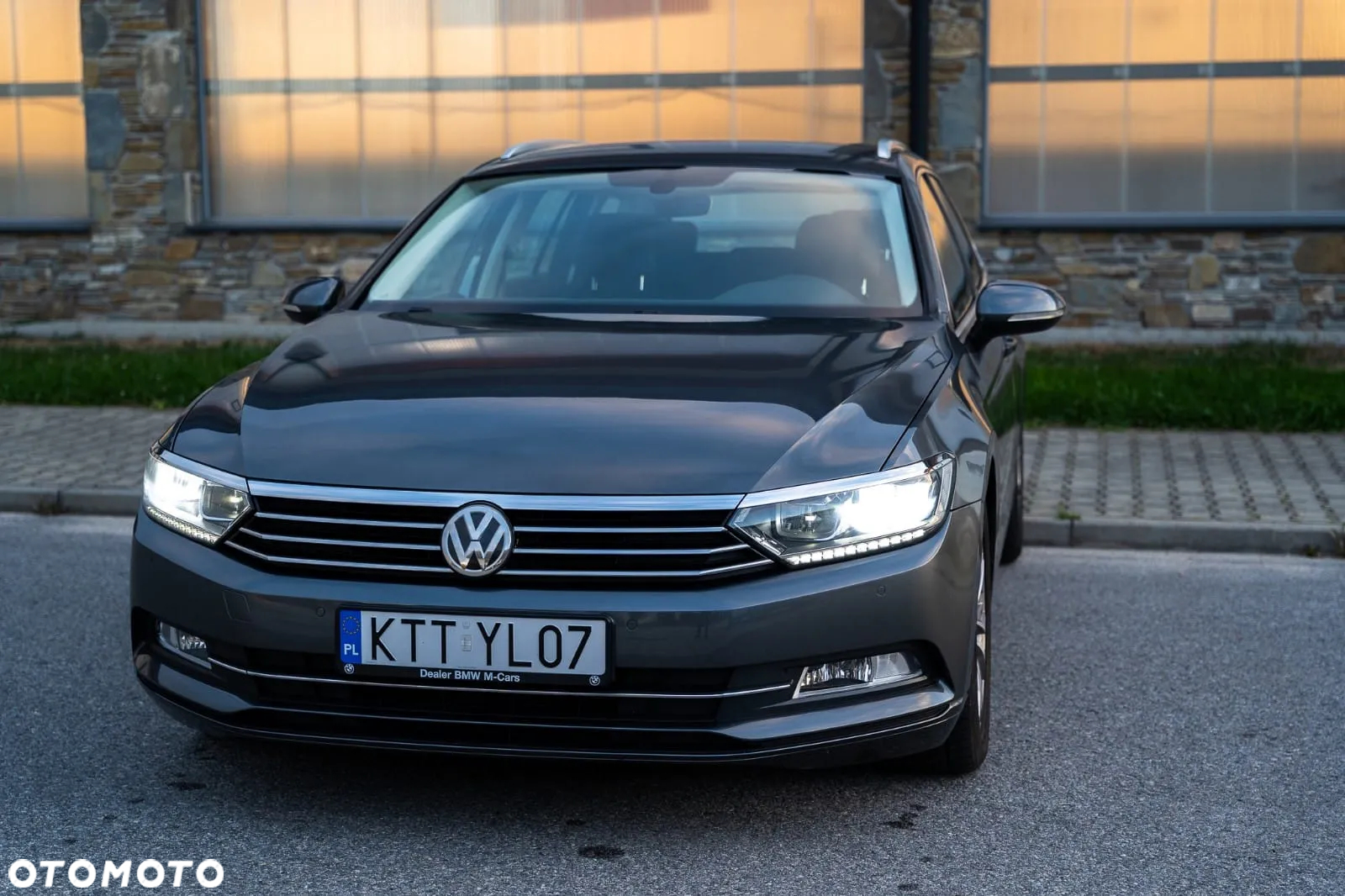 Volkswagen Passat - 2