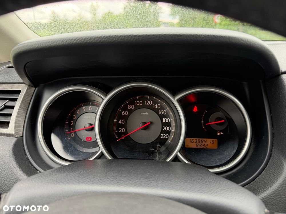 Nissan Tiida - 19