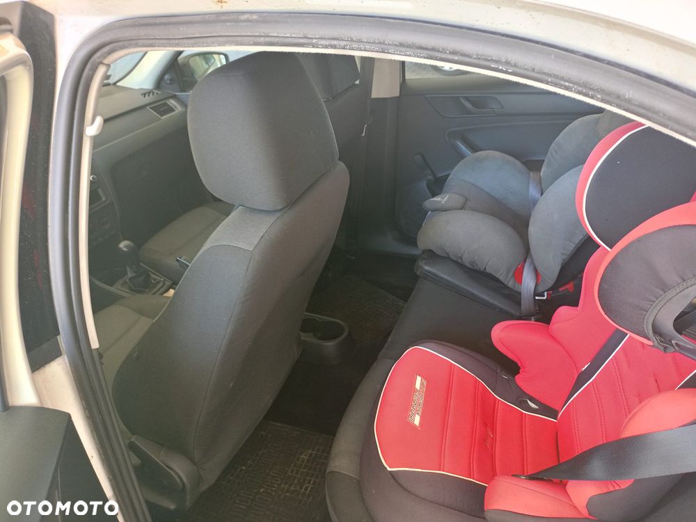 Skoda RAPID 1.2 Ambition - 7