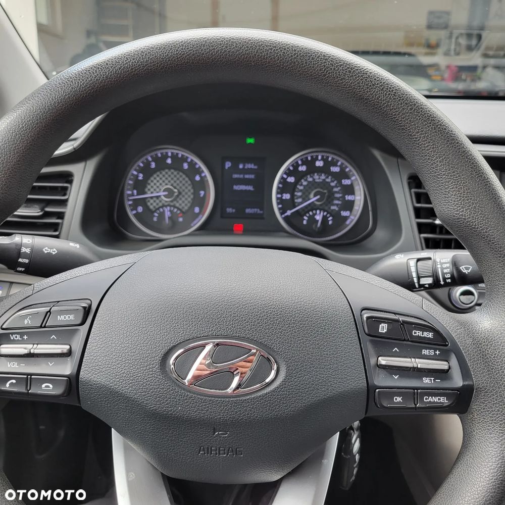 Hyundai Elantra - 13