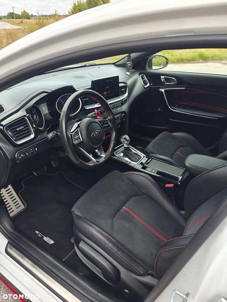Kia ProCeed - 10