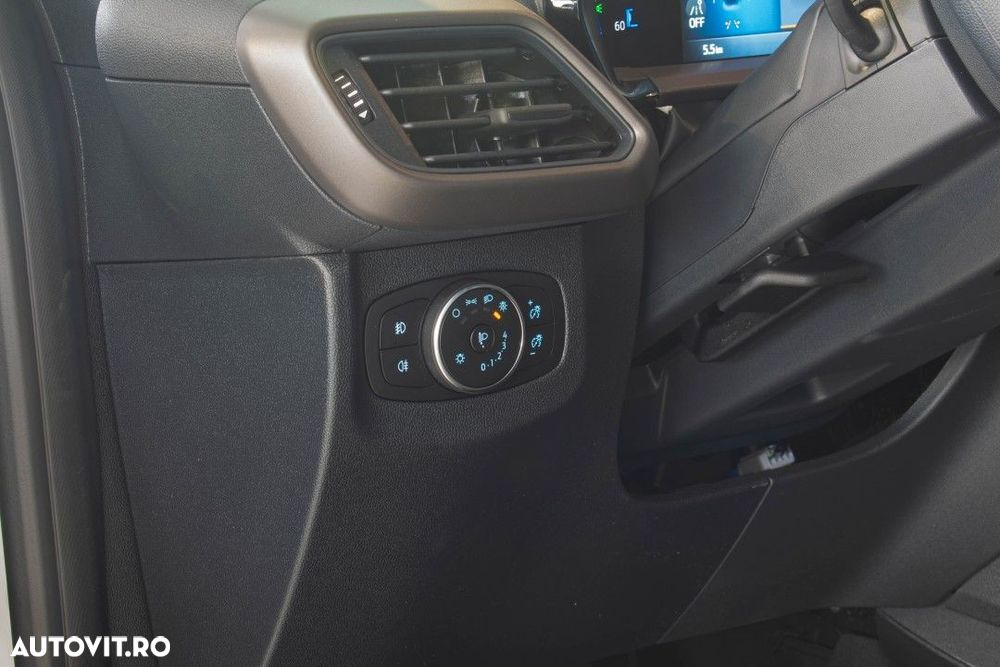 Ford Transit Courier - 21