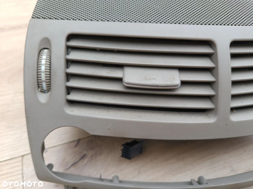 MERCEDES W211 KRATKA ŚRODKOWA NAWIEWU BEŻOWA BANAN - 3