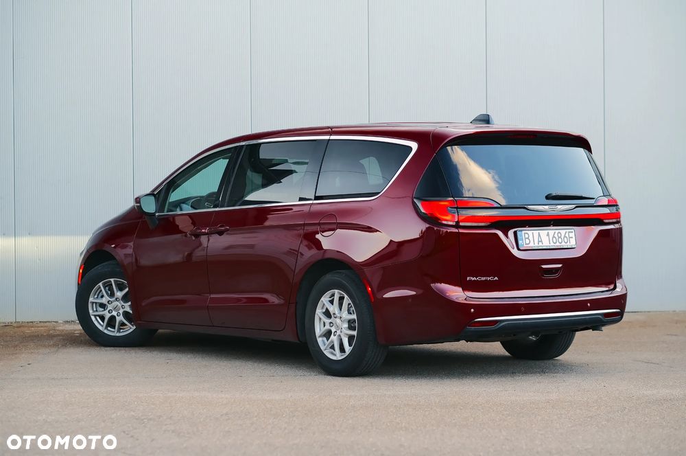 Chrysler Pacifica - 30