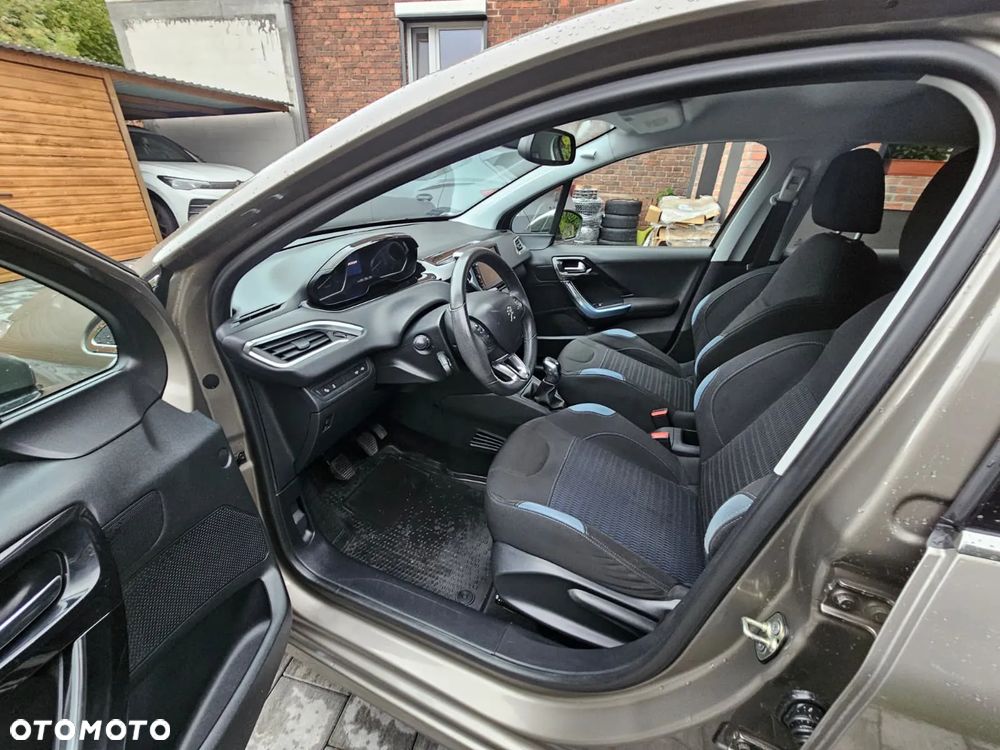 Peugeot 208 1.2 VTi Allure - 10