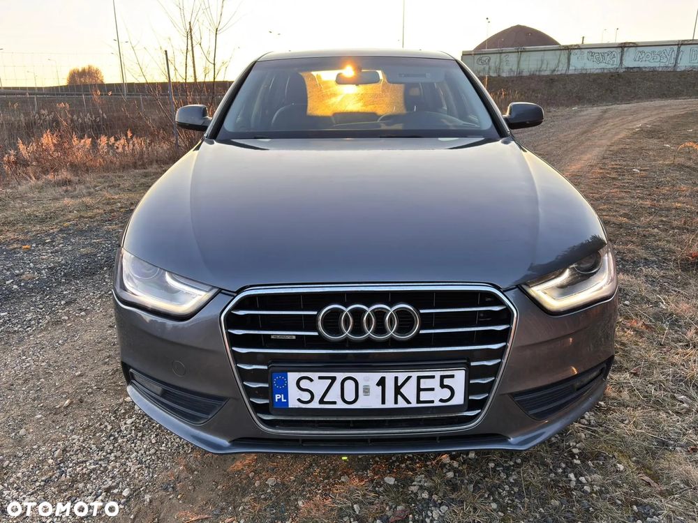 Audi A4 Limousine - 4