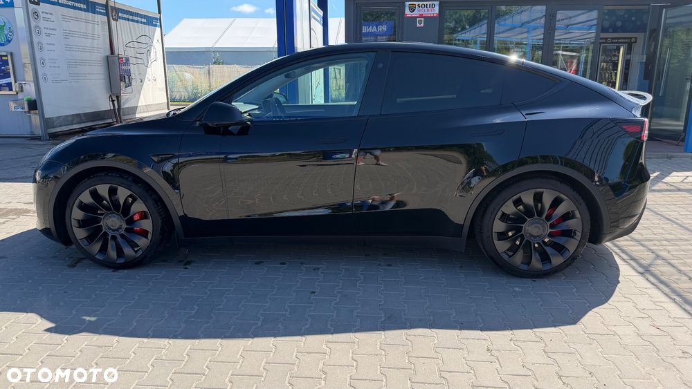 Tesla Model Y Performance AWD - 7