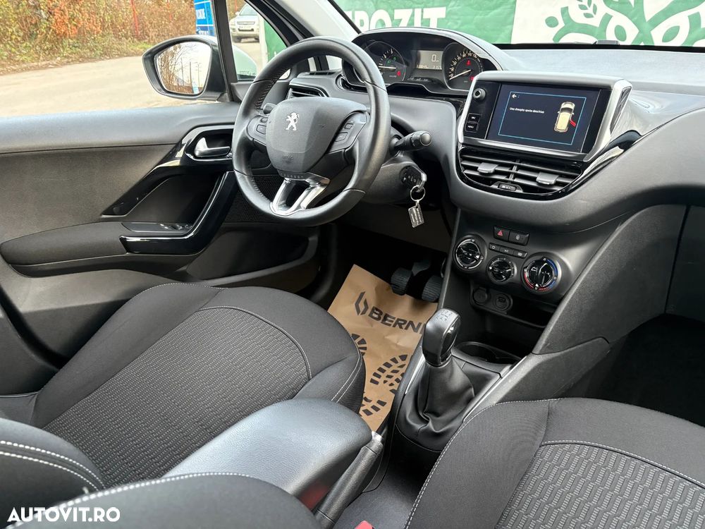 Peugeot 208 PureTech 82 Start & Stop Style - 16