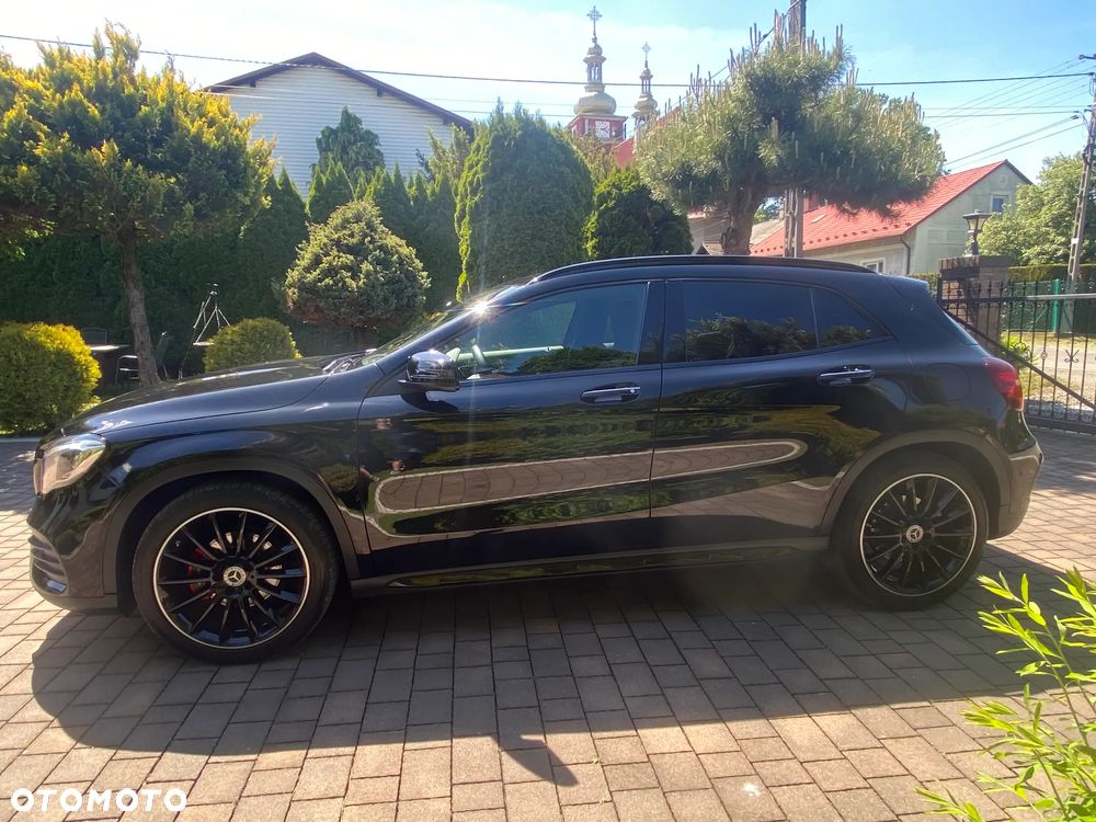 Mercedes-Benz GLA 200 AMG Line - 3