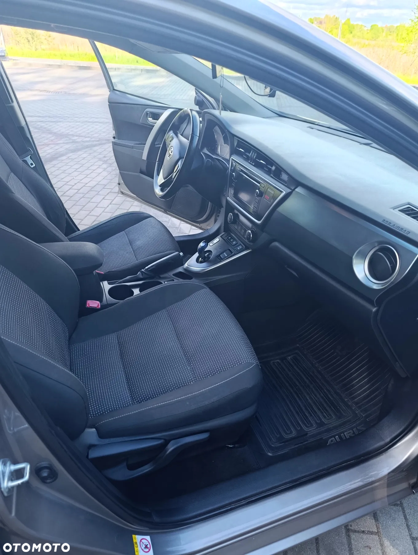 Toyota Auris Hybrid 135 Prestige - 11