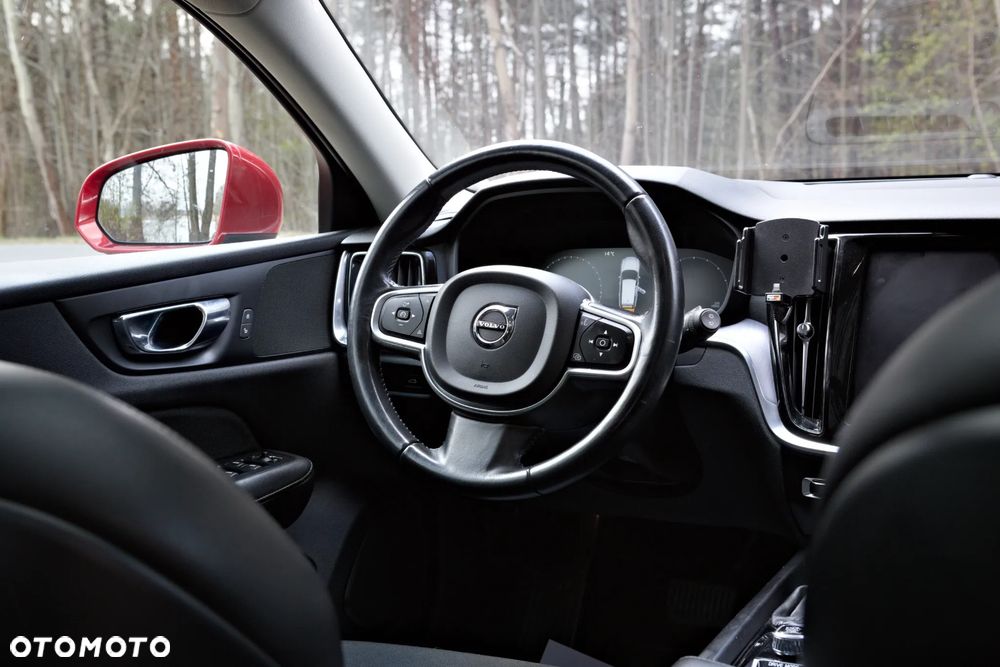 Volvo V60 D4 Momentum - 26
