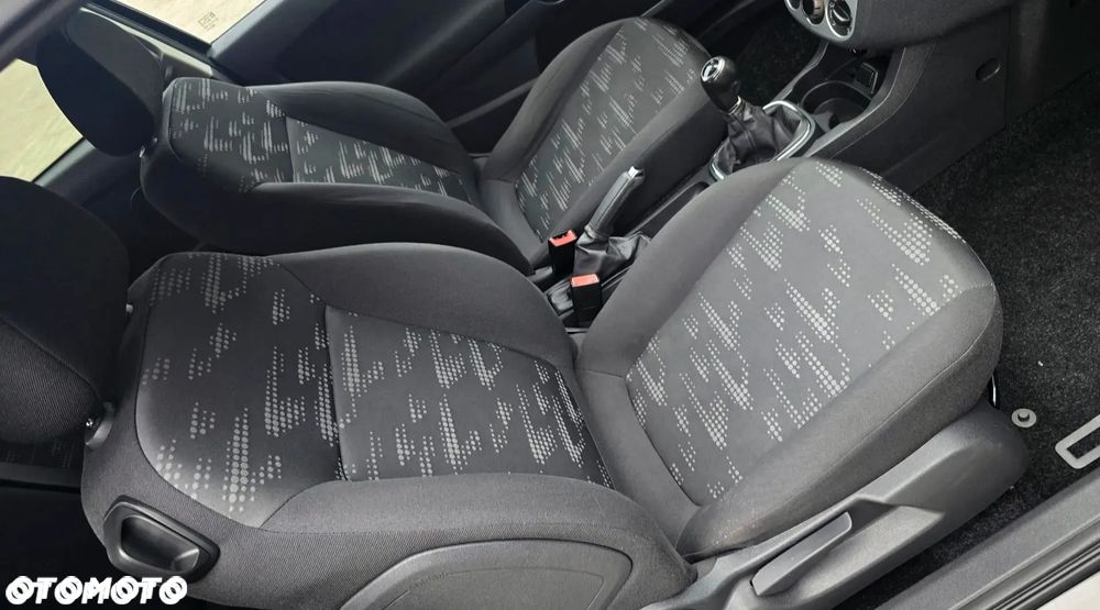 Opel Corsa 1.4 16V Satellite - 32