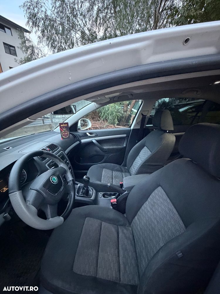 Skoda Octavia 2012 photo 4